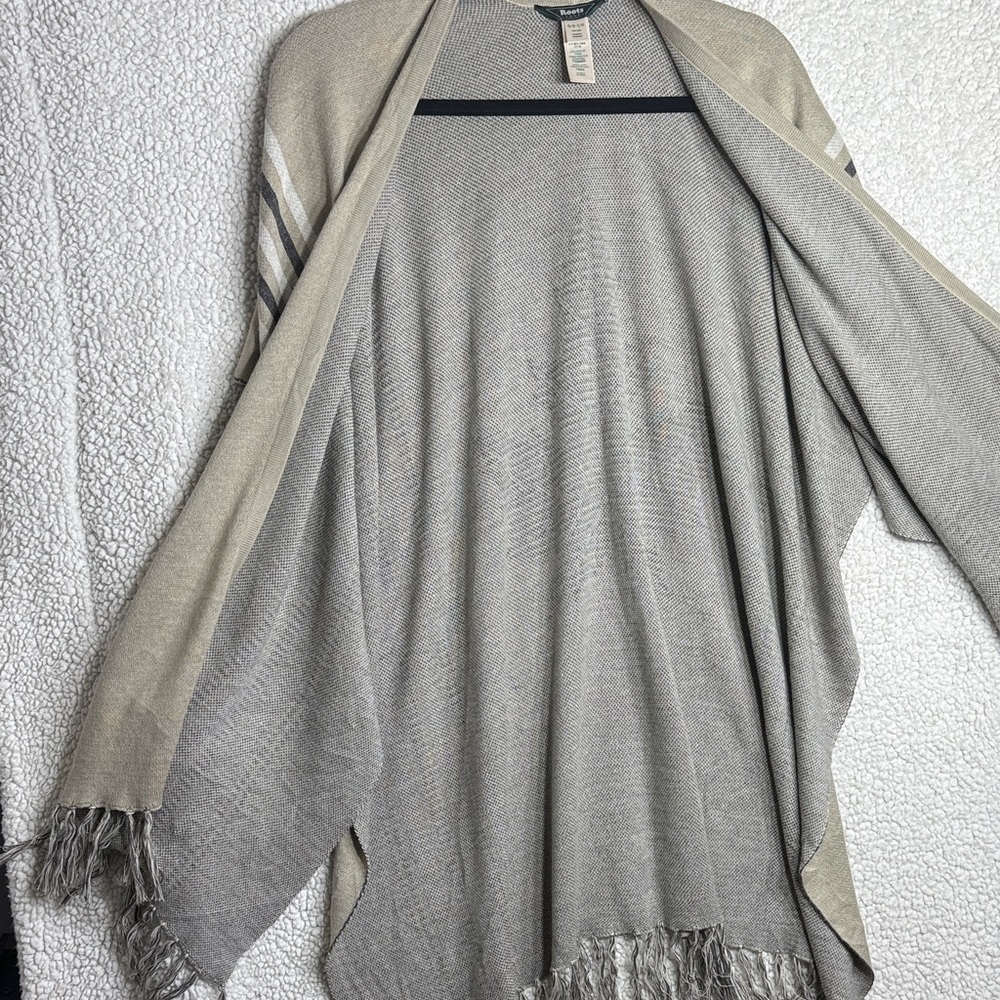 Roots Fringe Shawl Wrap One Size Leaf Detail Neutral Striped Like New Blanket - Picture 9 of 9